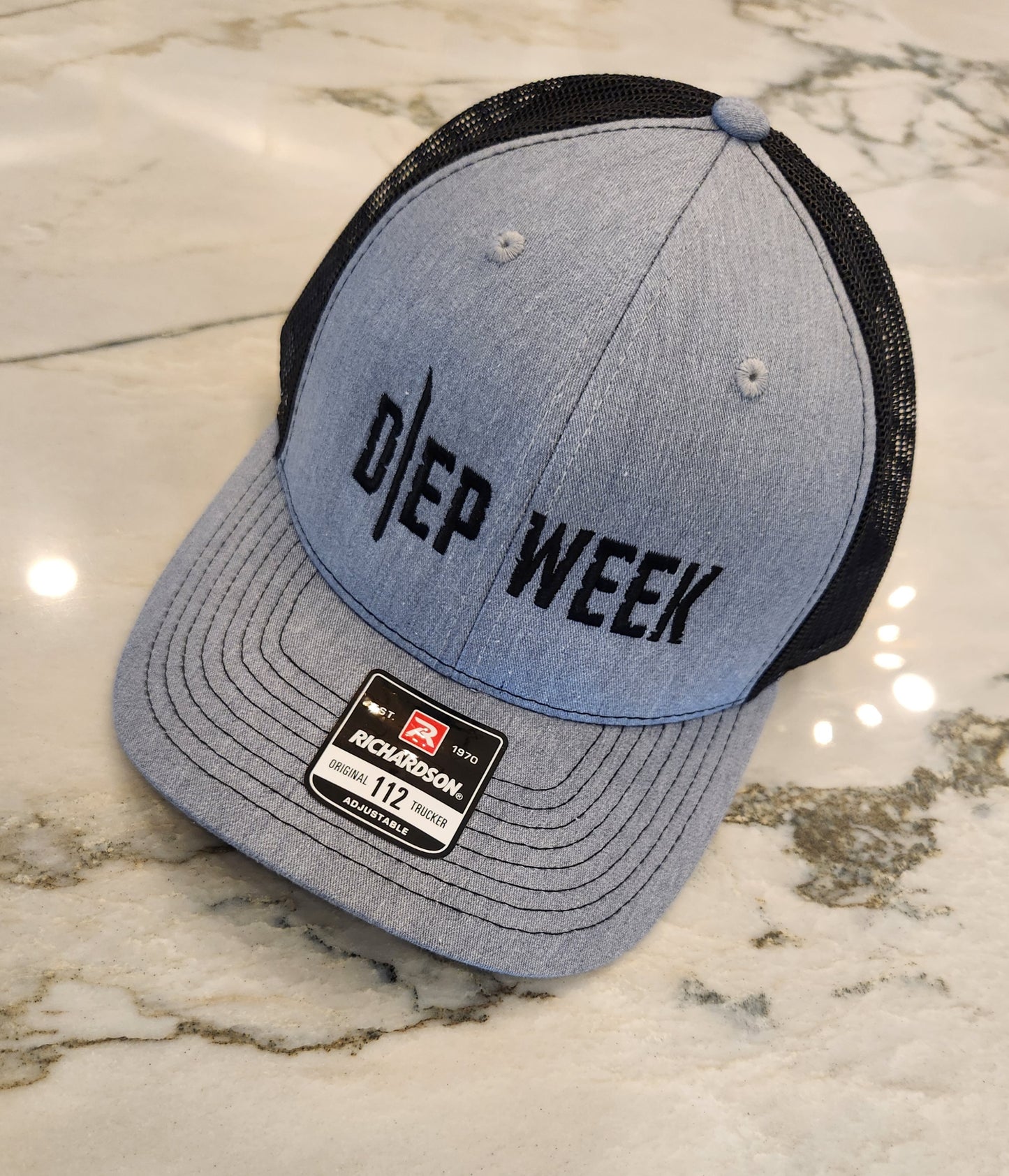 DIEPWEEK trucker hat (gray/black)